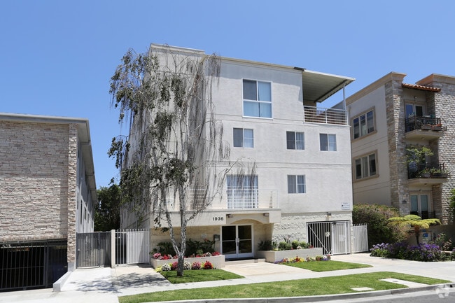 Building Photo - Manning Avenue