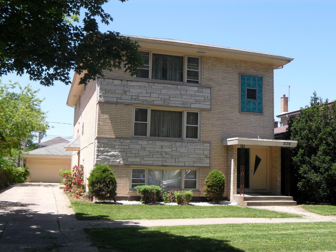 2136 N 74th Ct Unit 1 G, Elmwood Park, IL 60707 Apartments in Elmwood