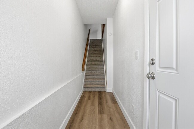 Foto del edificio - $2,045.95 - 2 Bed, 1.5 Bath Townhome in Centennial with Pool Access