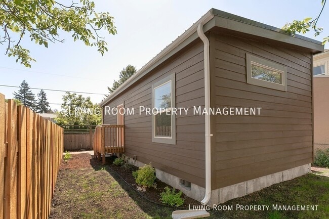 Photo - 6357 SE Steele St House