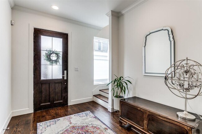 Foto del edificio - 3515 Normandy Ave