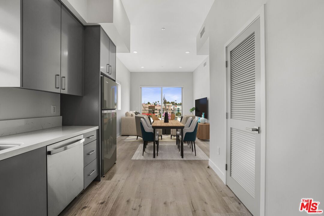 3308 Mentone Ave Unit 504, Los Angeles, CA 90034 Condo for Rent in