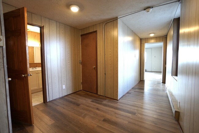 Foto del edificio - 225 Jones Ave