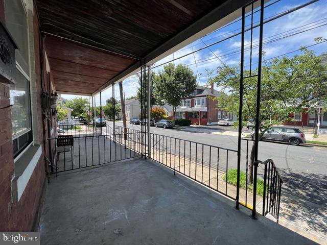 Building Photo - 844 Plum St