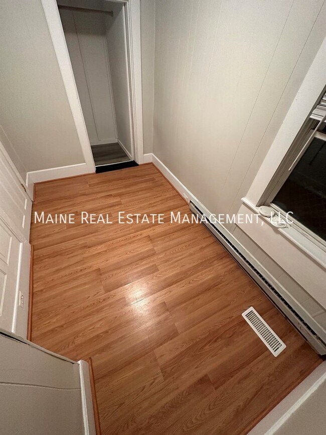 Building Photo - 51 Bosworth St