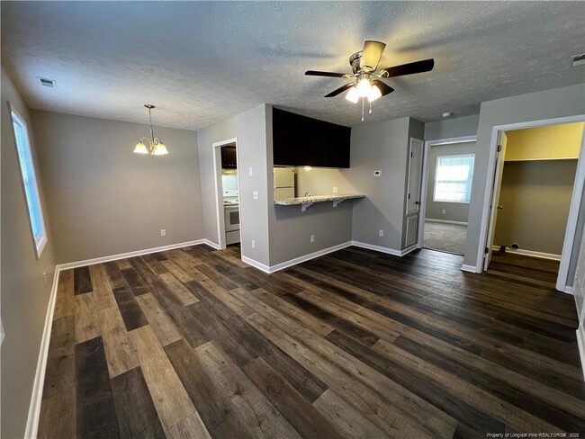Building Photo - 1433 Ireland Dr