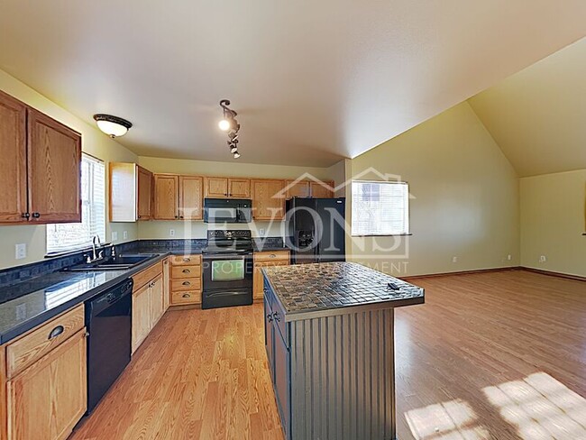Building Photo - 615 Jamie Dr