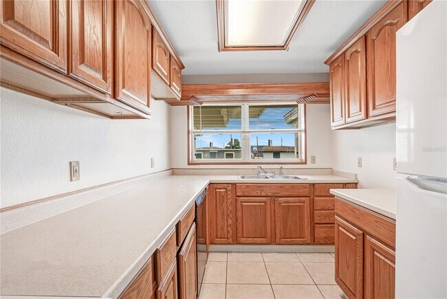 Building Photo - 4959 Santa Rosa Dr