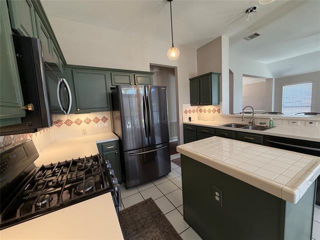 Foto del edificio - 4703 Sunflower Dr