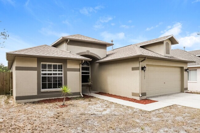 Foto del edificio - 3125 Summer House Dr