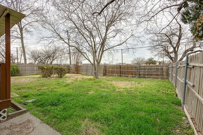Building Photo - 9621 Rustown Dr