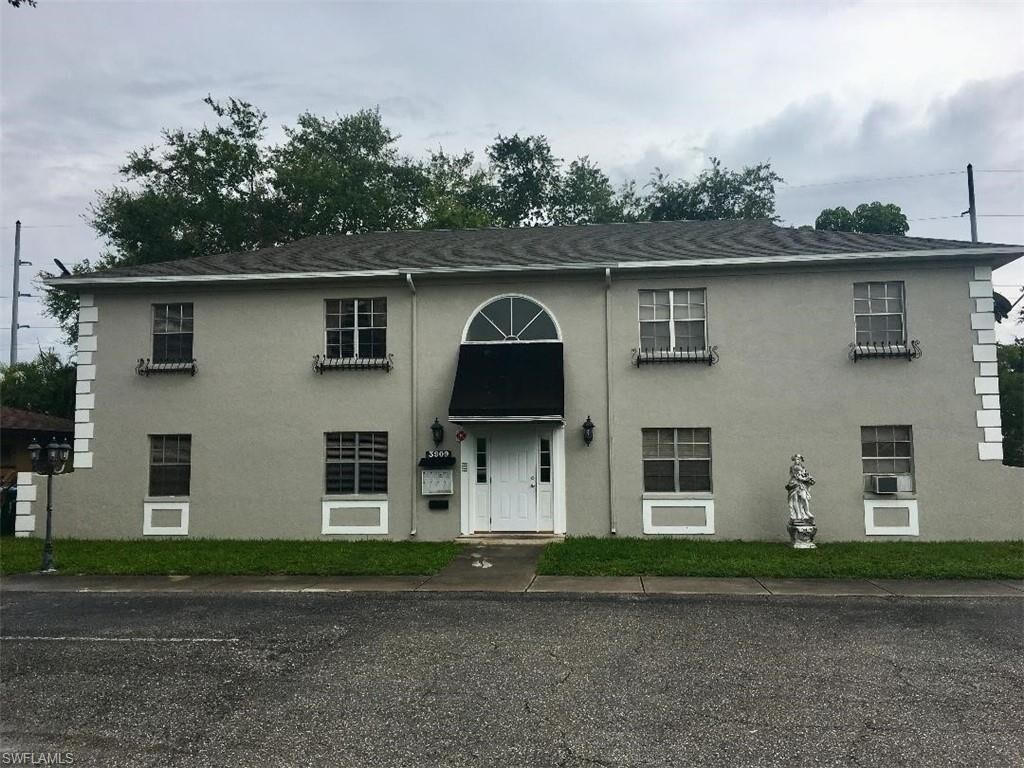 Primary Photo - 3913 SE 15th Pl