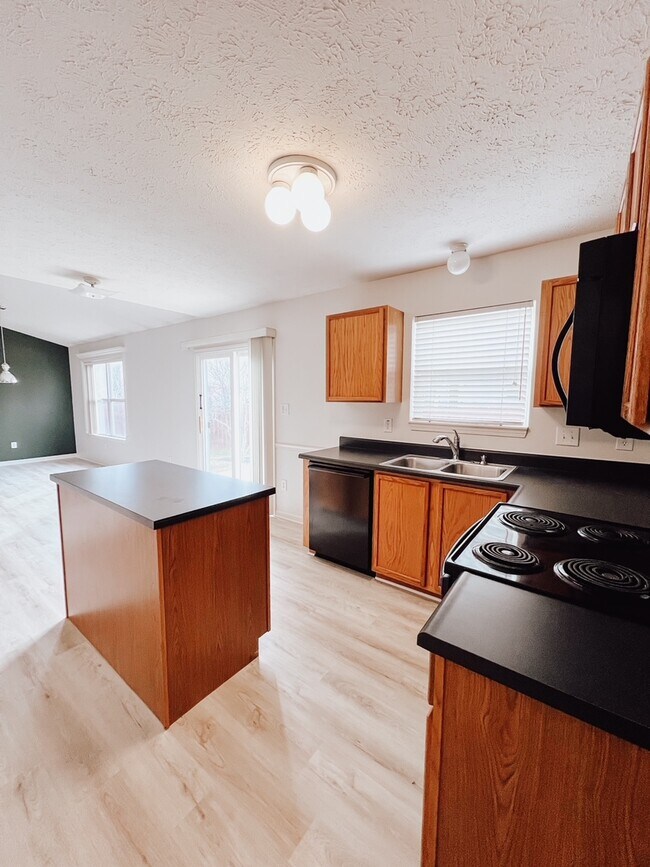 14955 Deer Trail Dr, Noblesville, IN 46060 House Rental in