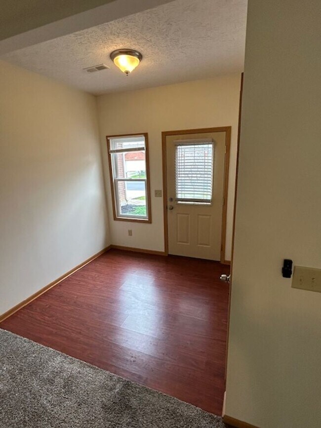 Foto del edificio - 1 Bedroom Apartment with Garage!