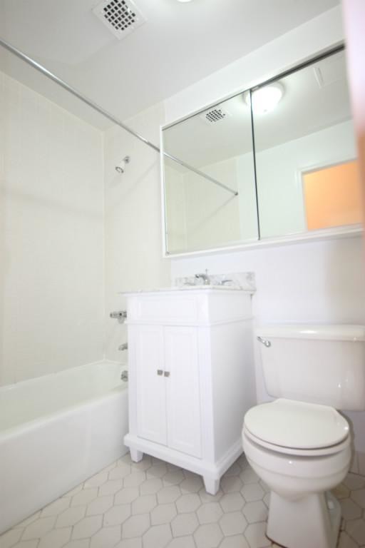 Foto del edificio - 235 E 13th St