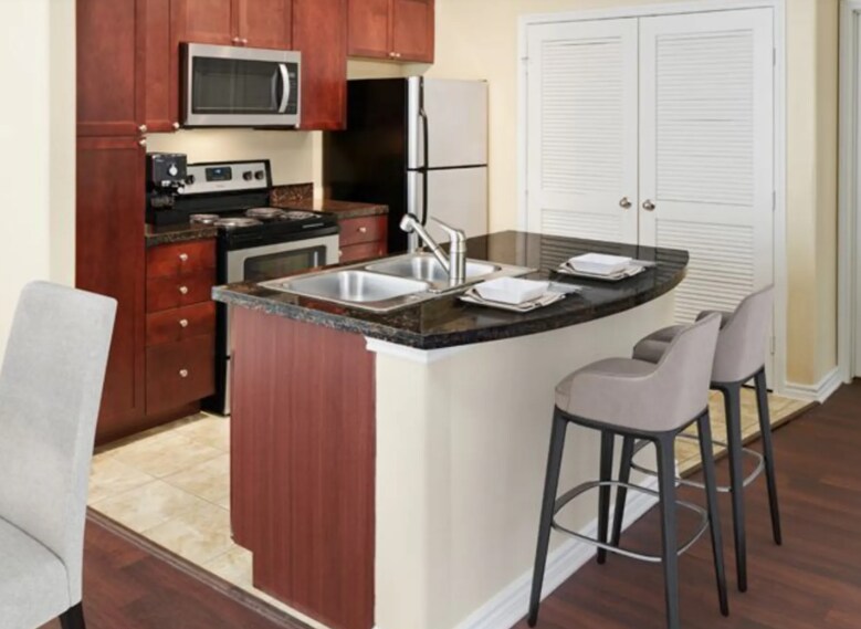 Foto principal - 11007 Northpointe Blvd