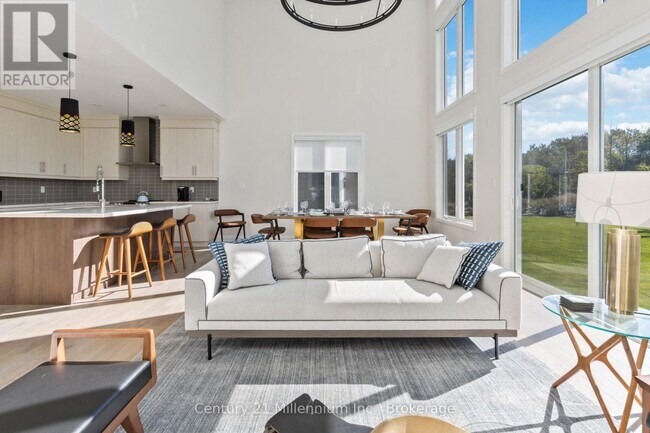 Photo du bâtiment - 115 Stillwater Cres