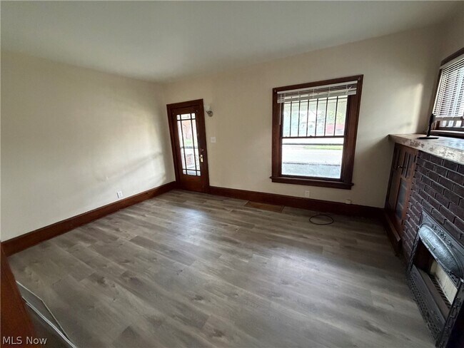 Foto del edificio - 1023 Harrison Ave SW