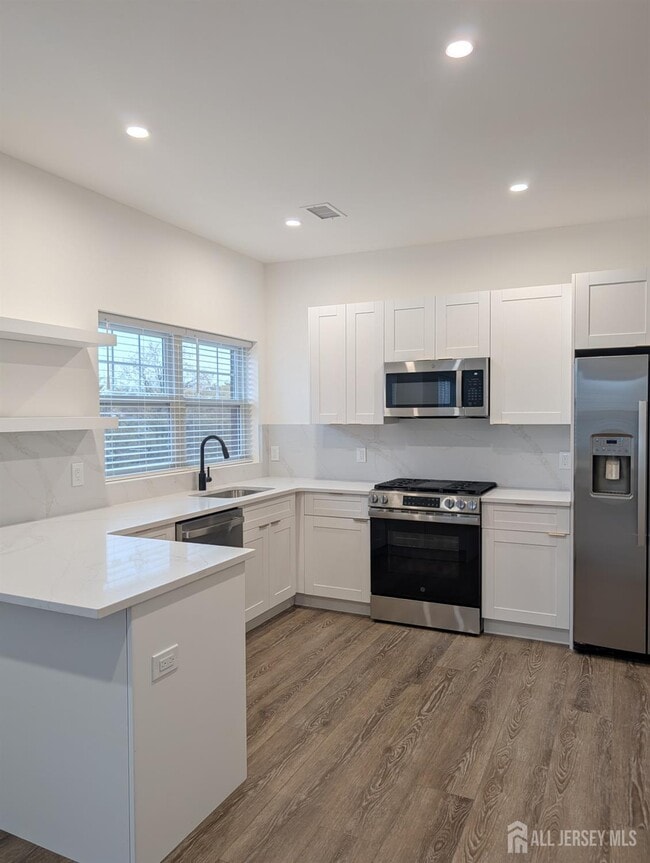 Foto del edificio - 581 Middlesex Ave