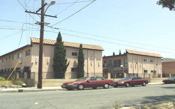 Foto principal - 14614 Chadron Ave
