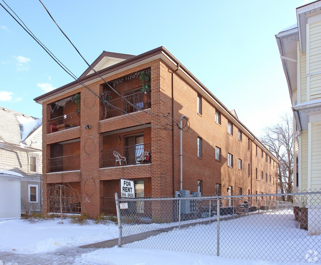 Building Photo - 167 Barker St
