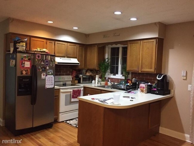 Building Photo - 3 br, 1 bath House - 173 Alpine Dr