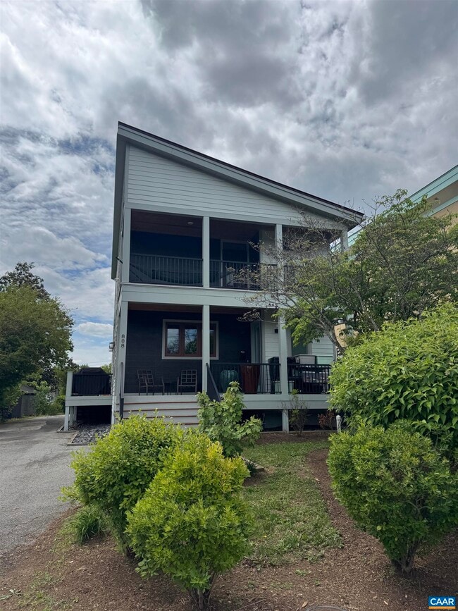 Building Photo - 808 Elliott Ave