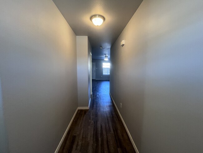 Building Photo - 3422 Itasca St