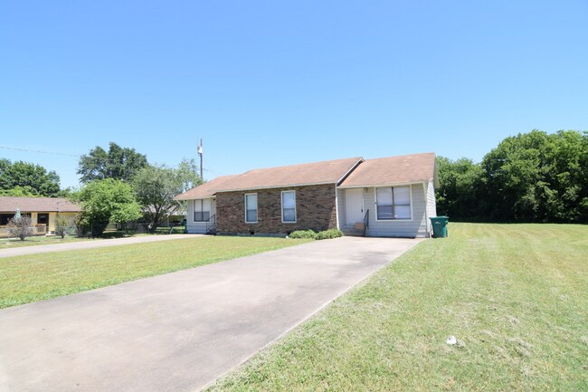 Foto del edificio - 1604 Kelly Dr