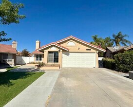 Building Photo - 24399 Oakridge Cir