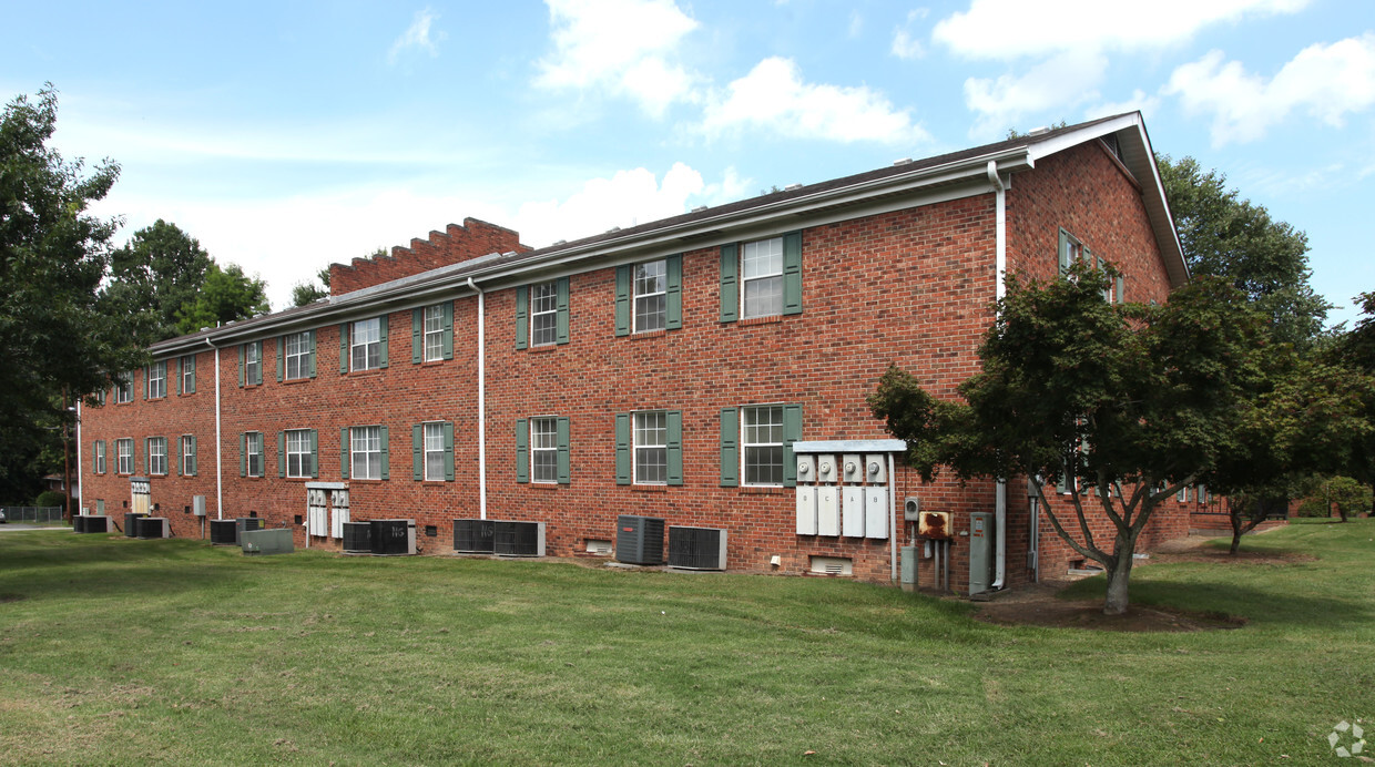 Primary Photo - Alexander Homes, Greensboro: Welcome Home ...