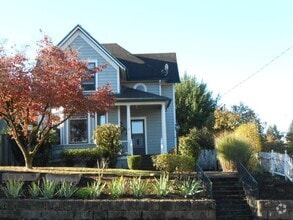 Building Photo - 802 5th St