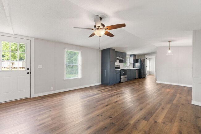 Foto del edificio - 3 bed 2 bath