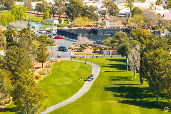Los Prados Country Club can be found near Woodcrest, offering vast golf courses to residents.