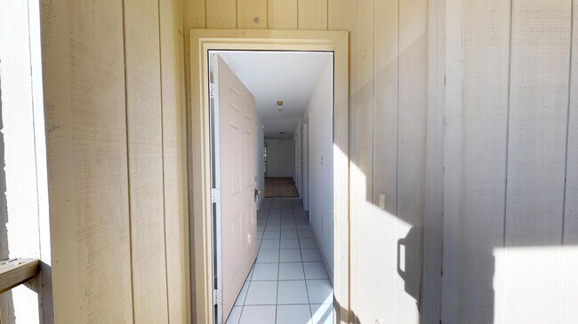 Foto del edificio - 1855 Norwood Ct