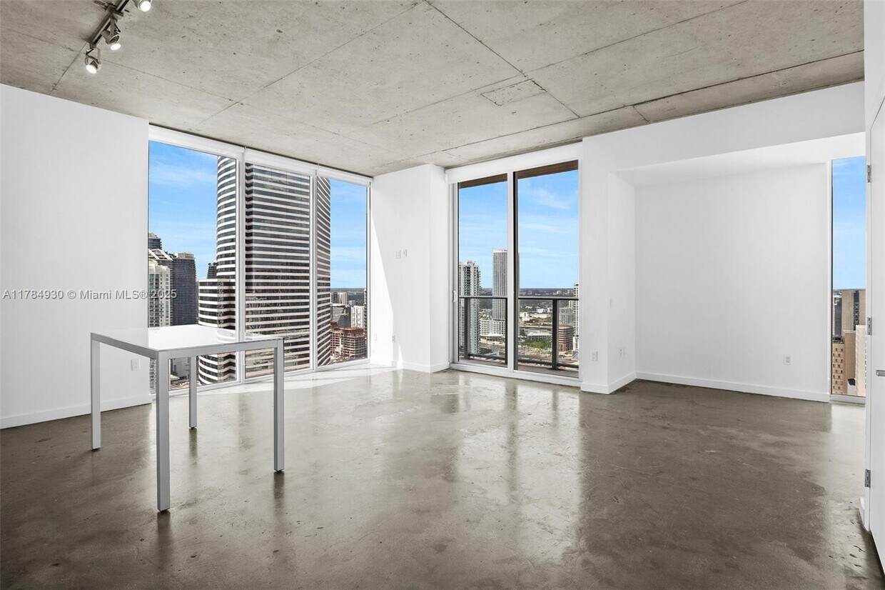 Foto principal - 151 SE 1st St