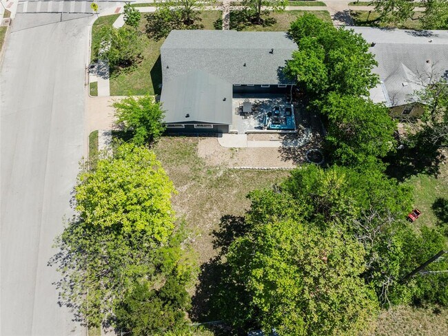Foto del edificio - 7706 Delafield Ln