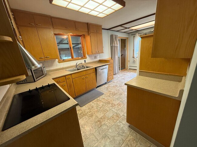 Foto del edificio - 3 Bed 2 Bath Home
