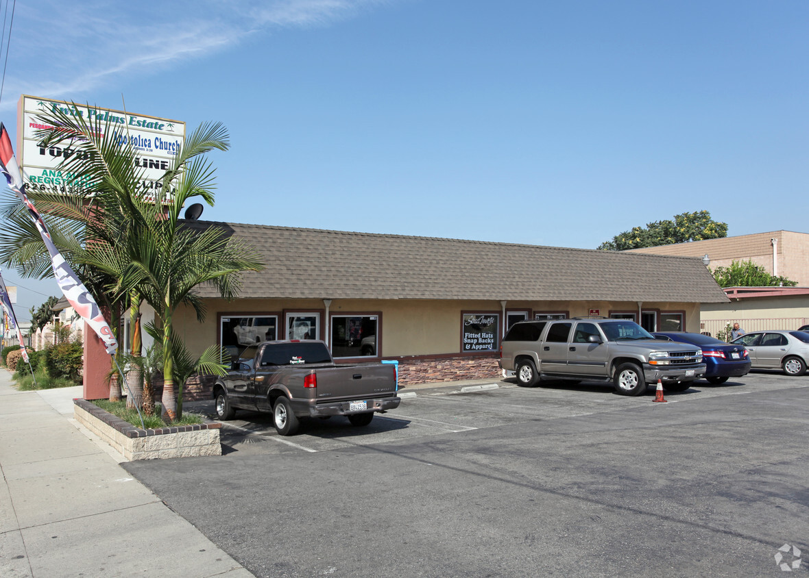 Building Photo - 2319-2333 Durfee Ave