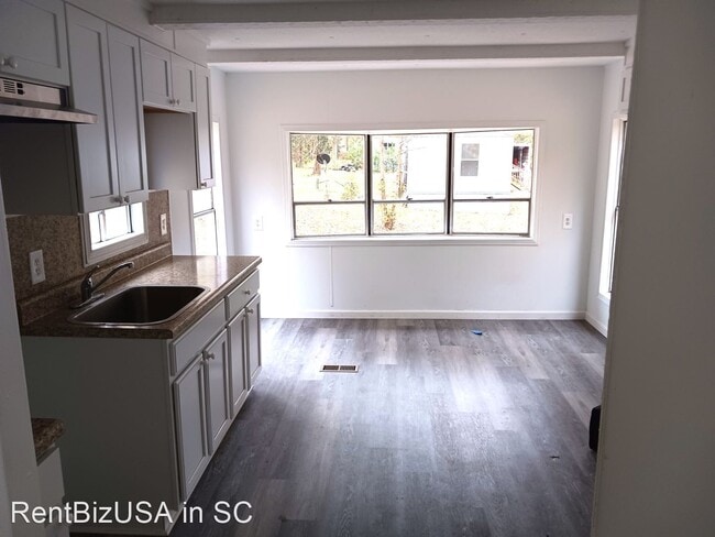Building Photo - 2 br, 1 bath House - 1572 Riverside Rd