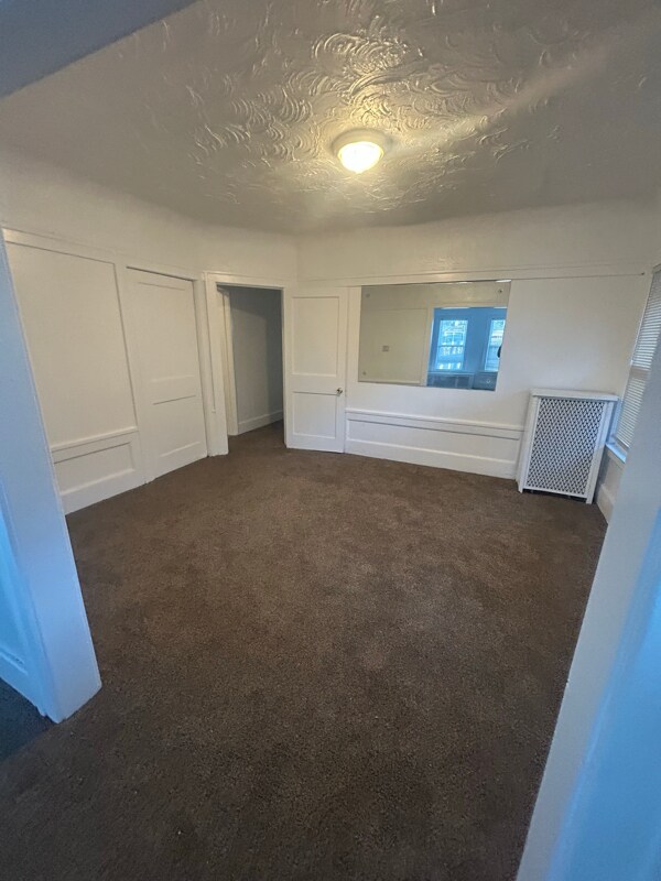 Foto del edificio - 1929 Calvert Ave