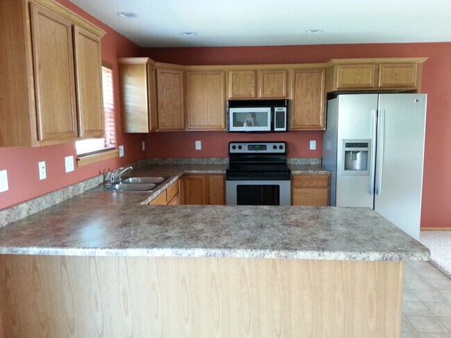 Building Photo - 3410 Crown Ct