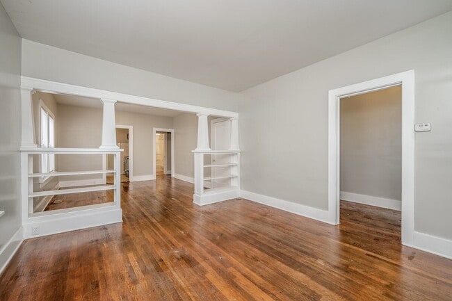 Building Photo - "Charming 2-Bed Haven in Riverside – Your Wichita Retreat Awaits!"