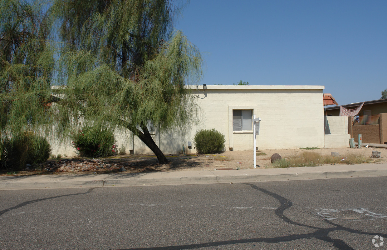 Building Photo - 2710 E Marconi Ave