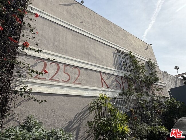 Foto del edificio - 2252 W Washington Blvd