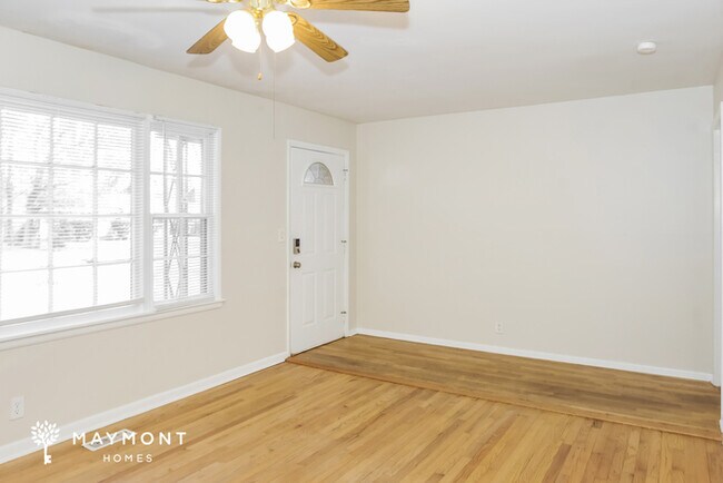 Foto del edificio - 2204 Euclid Rd NW