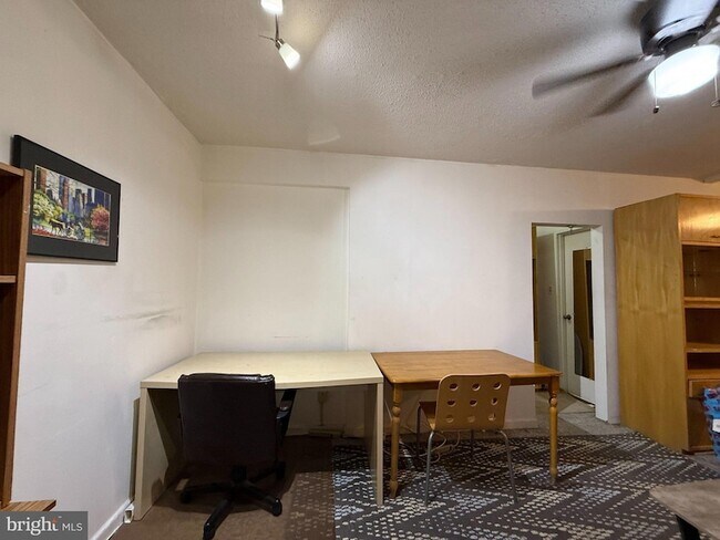 Foto del edificio - 2141 I St NW