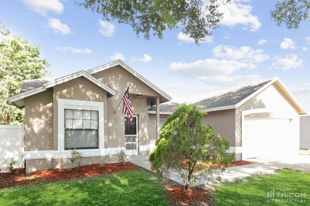 Foto principal - 714 49th St E