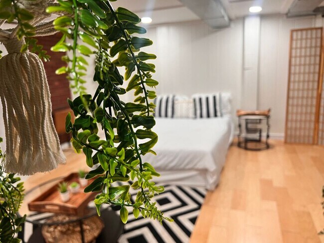 Foto del edificio - 114 Urell Pl NE