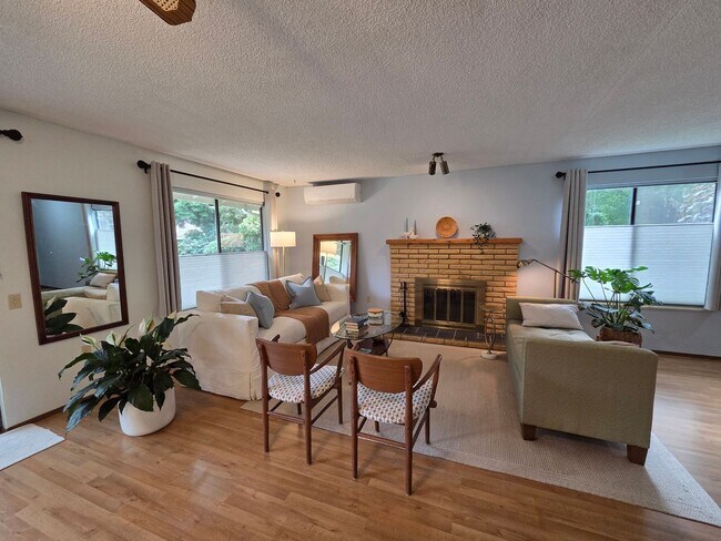 Foto del edificio - 3300 Carpenter Rd SE